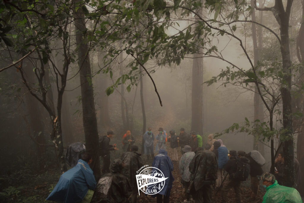  บ้านและสวน Explorers Club สมัครเป็นนักเรียนรุ่นที่ 4 โรงเรียนนักเดินป่า อุทยานแห่งชาติดอยภูคา ไปเรียนบทเรียนนอกตำราที่ส่งเสริมให้เกิดวัฒนธรรมการเดินป่าอย่างถูกต้องขึ้นในไทย สอนโดยครูผู้เชี่ยวชาญจากกรมอุทยานแห่งชาติ สัตว์ป่า และพันธุ์พืช ในห้องเรียนกลางป่าภู1700 เส้นทางศึกษาธรรมชาติที่สงวนสิทธิ์สำหรับนักเรียนเท่านั้น  อ่านประสบการณ์ที่พวกเราได้รับกลับมาได้ที่นี่ 