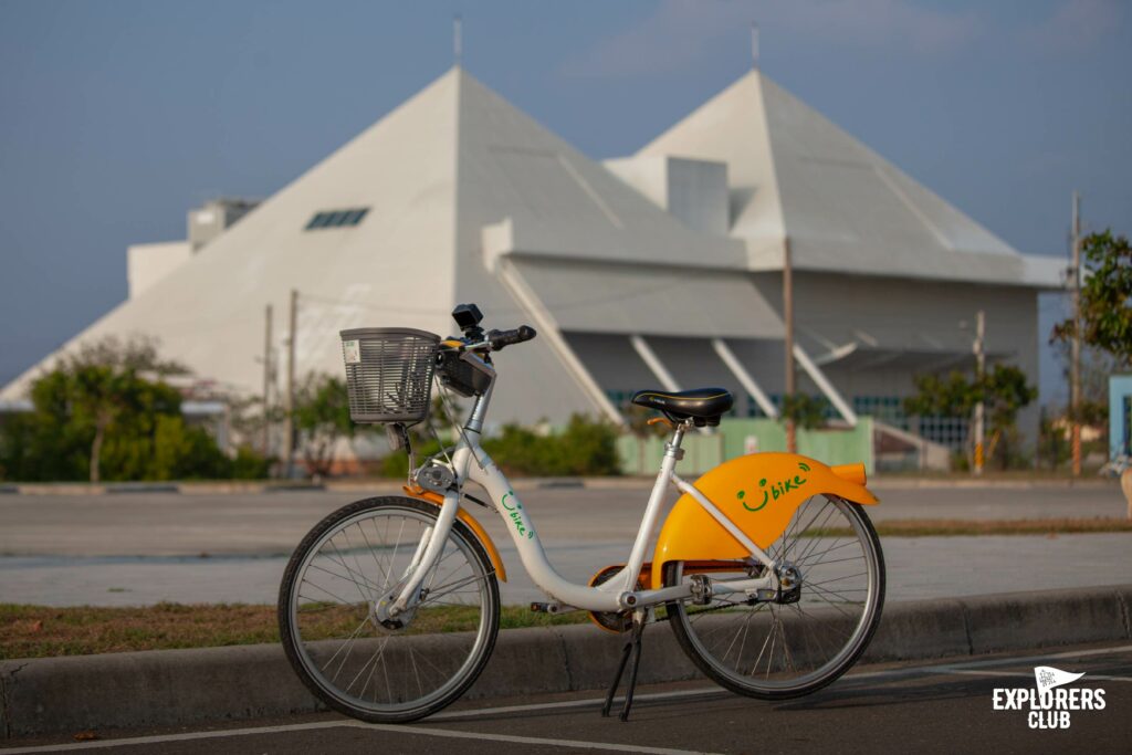 เรามีคำตอบว่าทำไม ไถหนาน จึงถูกเลือกมาเป็นส่วนหนึ่งในทริป “Walk and Bike to the Unseen of Taiwan - ปั่นได้ฟีล ท่องวิวใหม่ที่ไต้หวัน” โดย บ้านและสวน Explorers Club และ National Geographic Thailand จับมือกับ การท่องเที่ยวไต้หวัน ด้วยความตั้งใจจะลองไปรู้จักไต้หวันให้ไกลกว่าไทเป กับ 4 เส้นทางใน 5 เมืองรอบเกาะไต้หวัน ซึ่งเราคัดสรรและอยากชวนคุณไปค้นหาไต้หวันในมุมใหม่ในแบบฉบับของเรา