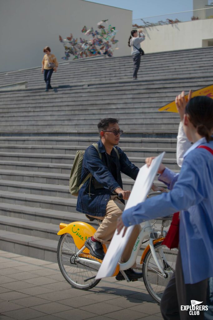 เรามีคำตอบว่าทำไม ไถหนาน จึงถูกเลือกมาเป็นส่วนหนึ่งในทริป “Walk and Bike to the Unseen of Taiwan - ปั่นได้ฟีล ท่องวิวใหม่ที่ไต้หวัน” โดย บ้านและสวน Explorers Club และ National Geographic Thailand จับมือกับ การท่องเที่ยวไต้หวัน ด้วยความตั้งใจจะลองไปรู้จักไต้หวันให้ไกลกว่าไทเป กับ 4 เส้นทางใน 5 เมืองรอบเกาะไต้หวัน ซึ่งเราคัดสรรและอยากชวนคุณไปค้นหาไต้หวันในมุมใหม่ในแบบฉบับของเรา