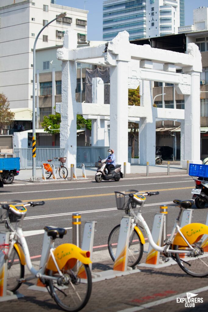 เรามีคำตอบว่าทำไม ไถหนาน จึงถูกเลือกมาเป็นส่วนหนึ่งในทริป “Walk and Bike to the Unseen of Taiwan - ปั่นได้ฟีล ท่องวิวใหม่ที่ไต้หวัน” โดย บ้านและสวน Explorers Club และ National Geographic Thailand จับมือกับ การท่องเที่ยวไต้หวัน ด้วยความตั้งใจจะลองไปรู้จักไต้หวันให้ไกลกว่าไทเป กับ 4 เส้นทางใน 5 เมืองรอบเกาะไต้หวัน ซึ่งเราคัดสรรและอยากชวนคุณไปค้นหาไต้หวันในมุมใหม่ในแบบฉบับของเรา