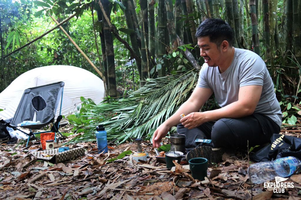 Fjällräven Thailand : Betong Hike 2024 เดินป่า เบตง ยะลา หาทริปเดินป่า Fjallraven Thailand Trail ทริปเดินป่า 2567 เดินป่า มือใหม่ เดินป่า ที่ไหน โหดสุด เดินป่าค้างคืน เดินป่าเดือนเมษายน เดินป่าใต้