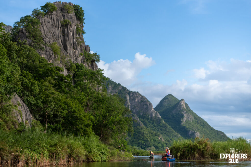 ชุมชนท่องเที่ยวบ้านเกาะมอญ เกาะไผ่ ล่องเรือดู เขาจูบกัน สามร้อยยอด ยามตะวันรอน 