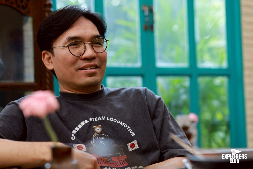 อดิศร สิงหกาญจน์