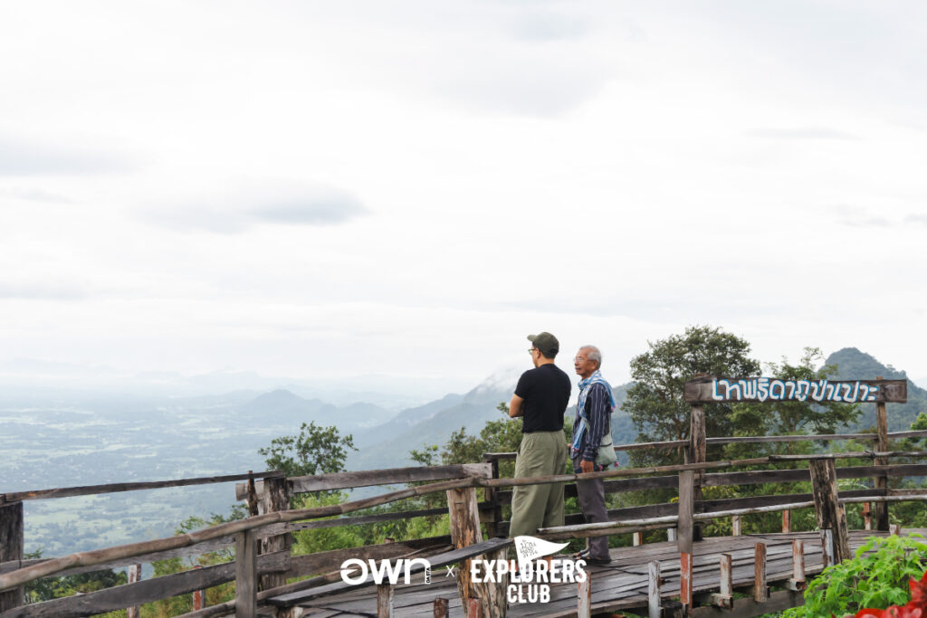 เลย ภูหลวง หนึ่งชั่วโมงจากบานาน่าเลย นี่คือจุดชมวิวภูป่าเปาะ ในวันที่ฟ้าเป็นใจคุณจะได้ชมทะเลหมอกยามเช้าอันสวยงามได้ที่นี่ 