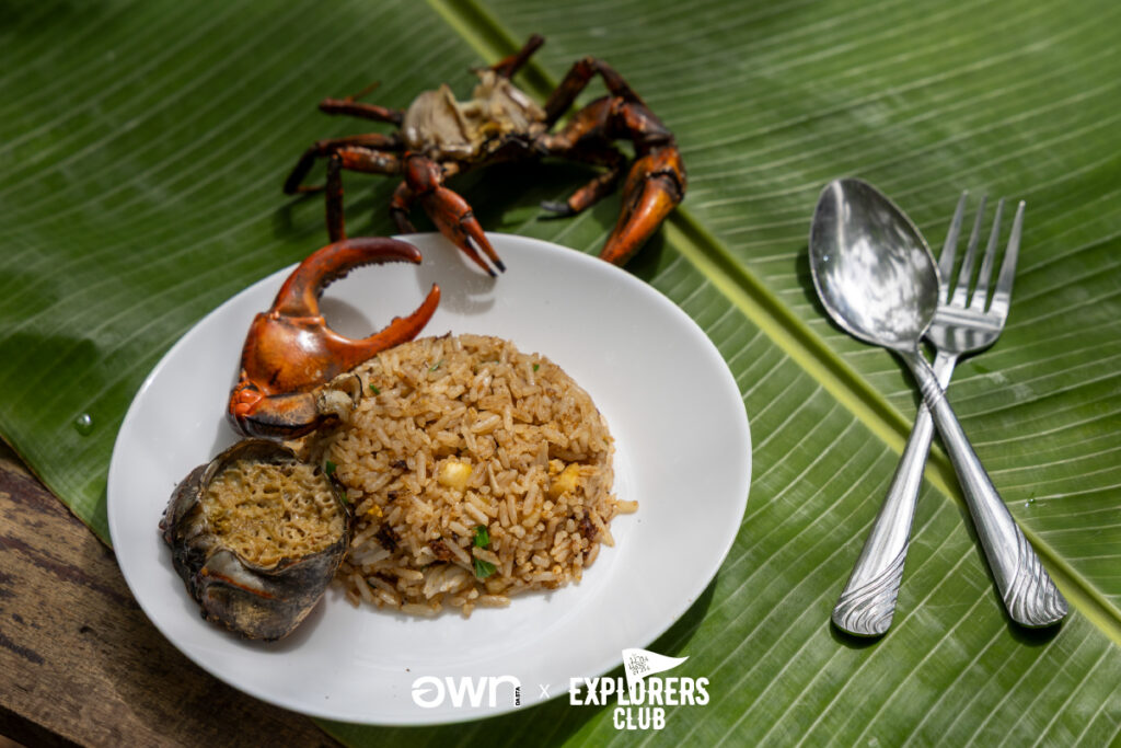 เลย กิจกรรมจับปูนายามค่ำ เพื่อเอามาทำข้าวผัดปูในมื้อเช้า จับได้เยอะ ก็กินได้เยอะ จับได้น้อย ก็ไปขอเพื่อนกินเอานะ