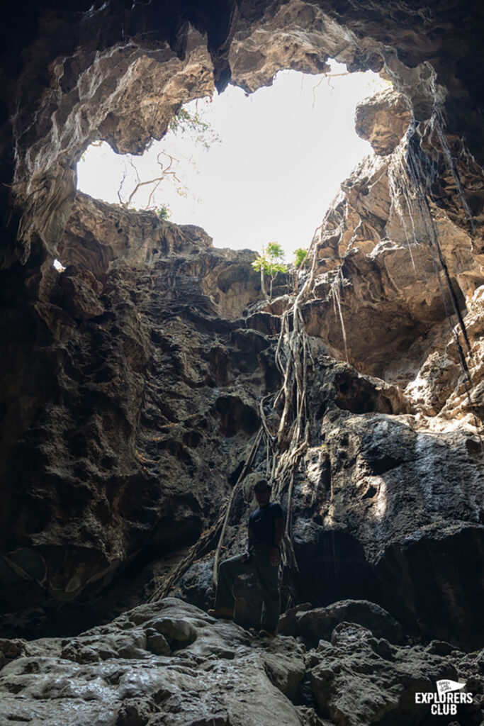 ที่เที่ยวเพชรบุรี ถ้ำเขาหลวง ก๋วยเตี๋ยวเนื้อเจ้นก ข้าวแช่แม่อร ตลาดริมน้ำเพชรบุรี Street Art ชุมชนซอยตลาดริมน้ำ พูนสุขคาเฟ่ อุทยานประวัติศาสตร์พระนครคีรี (เขาวัง)