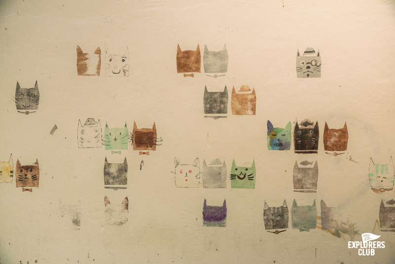 ที่เที่ยวเพชรบุรี ถ้ำเขาหลวง ก๋วยเตี๋ยวเนื้อเจ้นก ข้าวแช่แม่อร ตลาดริมน้ำเพชรบุรี Street Art ชุมชนซอยตลาดริมน้ำ พูนสุขคาเฟ่ อุทยานประวัติศาสตร์พระนครคีรี (เขาวัง)