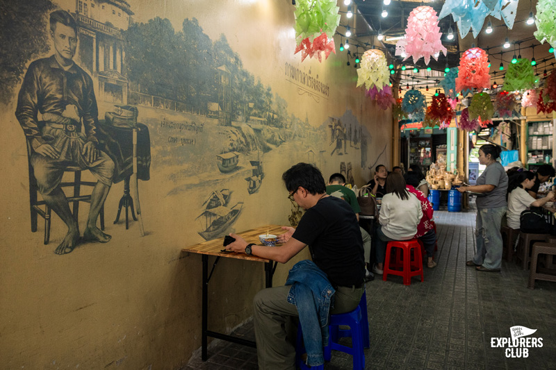 ที่เที่ยวเพชรบุรี ถ้ำเขาหลวง ก๋วยเตี๋ยวเนื้อเจ้นก ข้าวแช่แม่อร ตลาดริมน้ำเพชรบุรี Street Art ชุมชนซอยตลาดริมน้ำ พูนสุขคาเฟ่ อุทยานประวัติศาสตร์พระนครคีรี (เขาวัง)