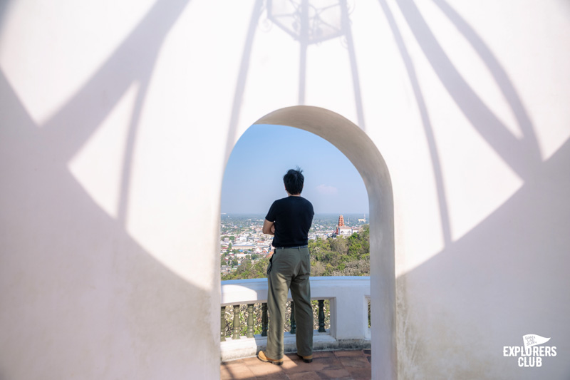 ที่เที่ยวเพชรบุรี ถ้ำเขาหลวง ก๋วยเตี๋ยวเนื้อเจ้นก ข้าวแช่แม่อร ตลาดริมน้ำเพชรบุรี Street Art ชุมชนซอยตลาดริมน้ำ พูนสุขคาเฟ่ อุทยานประวัติศาสตร์พระนครคีรี (เขาวัง)