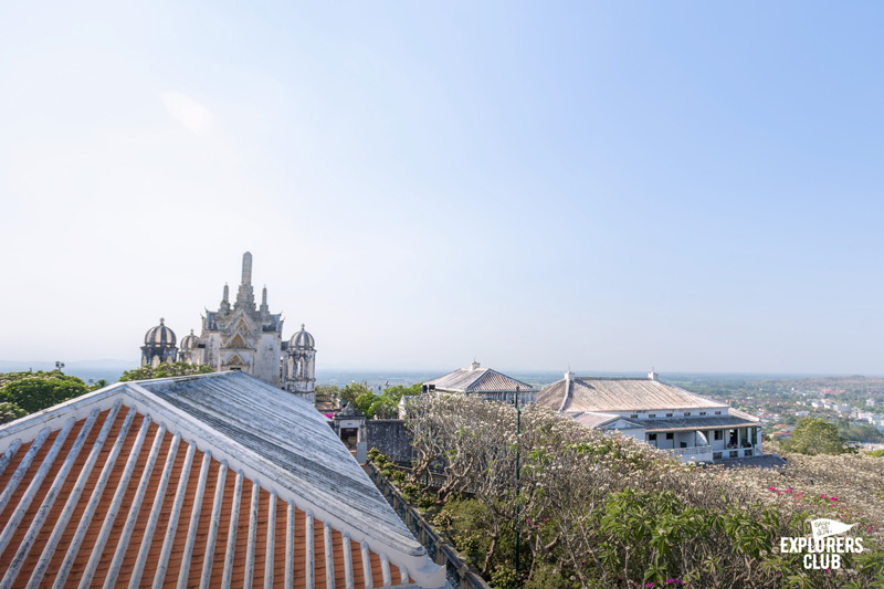 ที่เที่ยวเพชรบุรี ถ้ำเขาหลวง ก๋วยเตี๋ยวเนื้อเจ้นก ข้าวแช่แม่อร ตลาดริมน้ำเพชรบุรี Street Art ชุมชนซอยตลาดริมน้ำ พูนสุขคาเฟ่ อุทยานประวัติศาสตร์พระนครคีรี (เขาวัง)