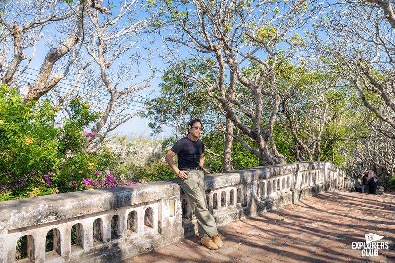 ที่เที่ยวเพชรบุรี ถ้ำเขาหลวง ก๋วยเตี๋ยวเนื้อเจ้นก ข้าวแช่แม่อร ตลาดริมน้ำเพชรบุรี Street Art ชุมชนซอยตลาดริมน้ำ พูนสุขคาเฟ่ อุทยานประวัติศาสตร์พระนครคีรี (เขาวัง)