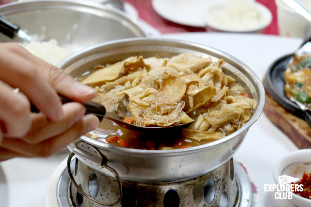 นี่คือ 7 ร้านอาหารไต้หวัน ที่คนไต้หวันอยากแนะนำให้คนไทยไปลองชิม อาหารไต้หวัน ลิสต์นี้ผ่านการคัดสรรมาอย่างตั้งใจ และเราที่ได้ไปสัมผัสมาจึงอยากบอกต่อกับทุกคนว่า ถ้ามีโอกาสจงไปให้ครบ!