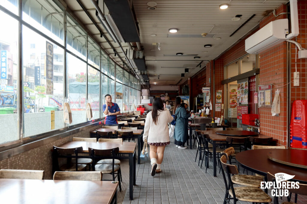 นี่คือ 7 ร้านอาหารไต้หวัน ที่คนไต้หวันอยากแนะนำให้คนไทยไปลองชิม อาหารไต้หวัน ลิสต์นี้ผ่านการคัดสรรมาอย่างตั้งใจ และเราที่ได้ไปสัมผัสมาจึงอยากบอกต่อกับทุกคนว่า ถ้ามีโอกาสจงไปให้ครบ!