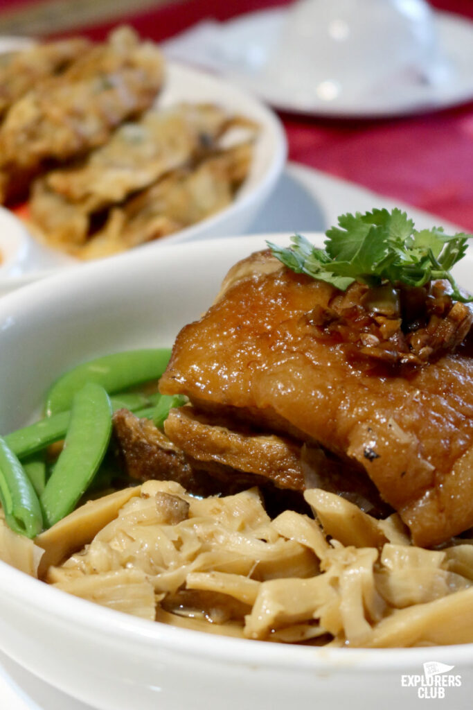 นี่คือ 7 ร้านอาหารไต้หวัน ที่คนไต้หวันอยากแนะนำให้คนไทยไปลองชิม อาหารไต้หวัน ลิสต์นี้ผ่านการคัดสรรมาอย่างตั้งใจ และเราที่ได้ไปสัมผัสมาจึงอยากบอกต่อกับทุกคนว่า ถ้ามีโอกาสจงไปให้ครบ!