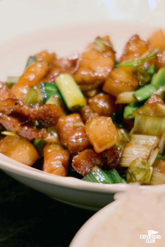 นี่คือ 7 ร้านอาหารไต้หวัน ที่คนไต้หวันอยากแนะนำให้คนไทยไปลองชิม อาหารไต้หวัน ลิสต์นี้ผ่านการคัดสรรมาอย่างตั้งใจ และเราที่ได้ไปสัมผัสมาจึงอยากบอกต่อกับทุกคนว่า ถ้ามีโอกาสจงไปให้ครบ!