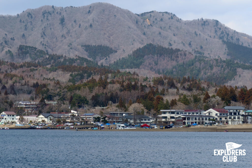 ทะเลสาบยามานากะ (Lake Yamanaka) หรือ ทะเลสาบยามานากะโกะ (Lake Yamanakako) ตั้งอยู่ในจังหวัดยามานาชิ (Yamanashi-ken) ภูมิภาคชูบุ (Chubu) ทางตอนกลางของเกาะฮอนชู (Honshu) ประเทศญี่ปุ่น เป็นทะเลสาบขนาดใหญ่ที่สุดในบรรดาทะเลสาบทั้ง 5 รอบภูเขาไฟฟูจิ (Mount Fuji)