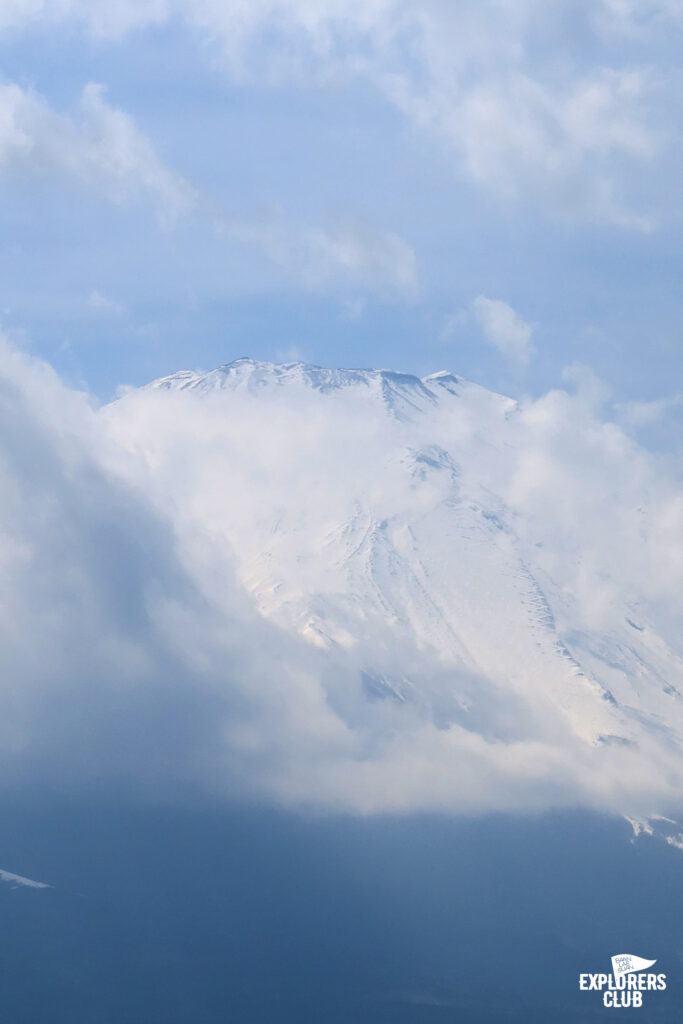 ทะเลสาบยามานากะ (Lake Yamanaka) หรือ ทะเลสาบยามานากะโกะ (Lake Yamanakako) ตั้งอยู่ในจังหวัดยามานาชิ (Yamanashi-ken) ภูมิภาคชูบุ (Chubu) ทางตอนกลางของเกาะฮอนชู (Honshu) ประเทศญี่ปุ่น เป็นทะเลสาบขนาดใหญ่ที่สุดในบรรดาทะเลสาบทั้ง 5 รอบภูเขาไฟฟูจิ (Mount Fuji)