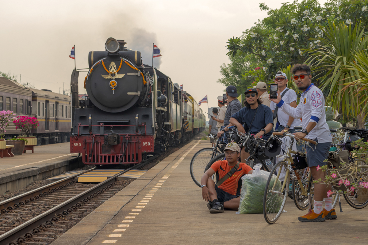 จักรยานขาไป รถไฟขากลับ เลาะคลองมองนาตลิ่งชัน นครชัยศรี