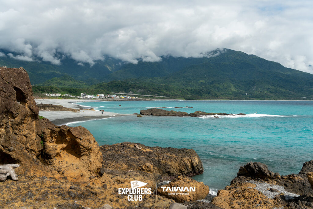 สะพานซานเซียนไถ (Sanxiantai) ทางหลวงหมายเลข 11 ไต้หวัน Provincial Highway 11 เที่ยวไต้หวัน ทางหลวงเลียบชายฝั่งฮวาเหลียน-ไถตง Hualien-Taitung Coastal Highway ฮวาเหลียน ไถตง Taiwan's East Coast; Where Life Goes Brighter ที่ Baanlaesuan Explorers Club ร่วมมือกับ Taiwan Tourism Administration, Bangkok Office