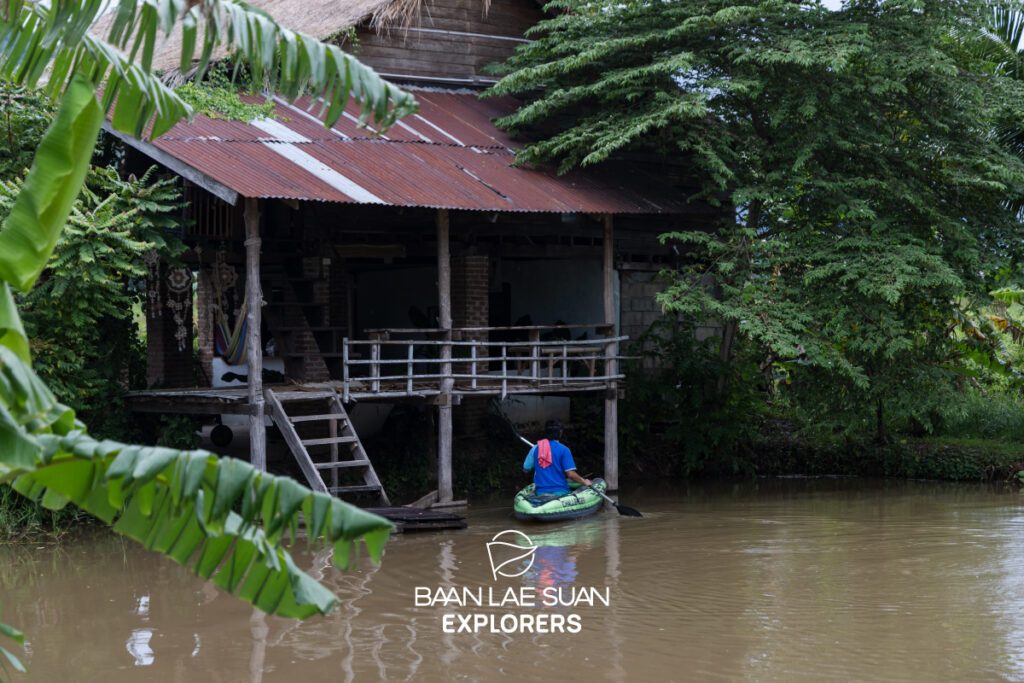 บ้านฟังเสียงภูหอ บ้านไม้ริมทุ่งนา วิวภูหอ โฮมสเตย์วิถีชนบทอำเภอภูหลวง ที่บานาน่าเลย